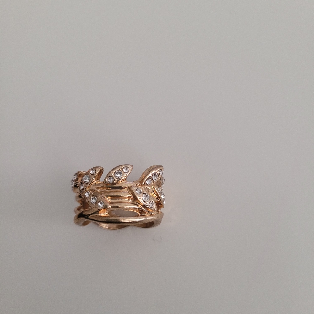 Ring - Picture 2 of 6